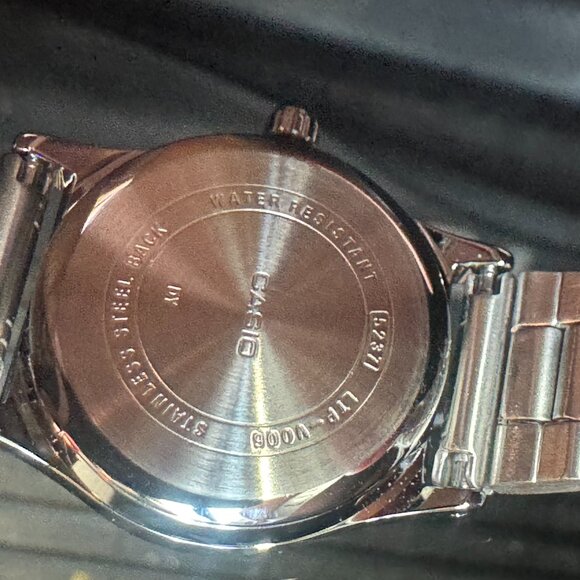 Casio Watch for Ladies or teen , new item, Stainless Steel, 30mm Diameter  Band - Picture 6 of 6